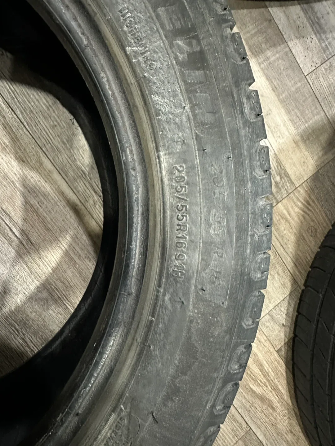 Set of 4 Michelin 205/55R16 Tires image indicator(3)