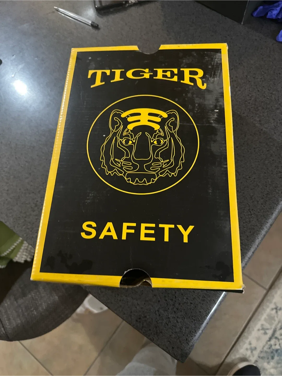 Steel toe boots men black  size 9 image indicator(2)