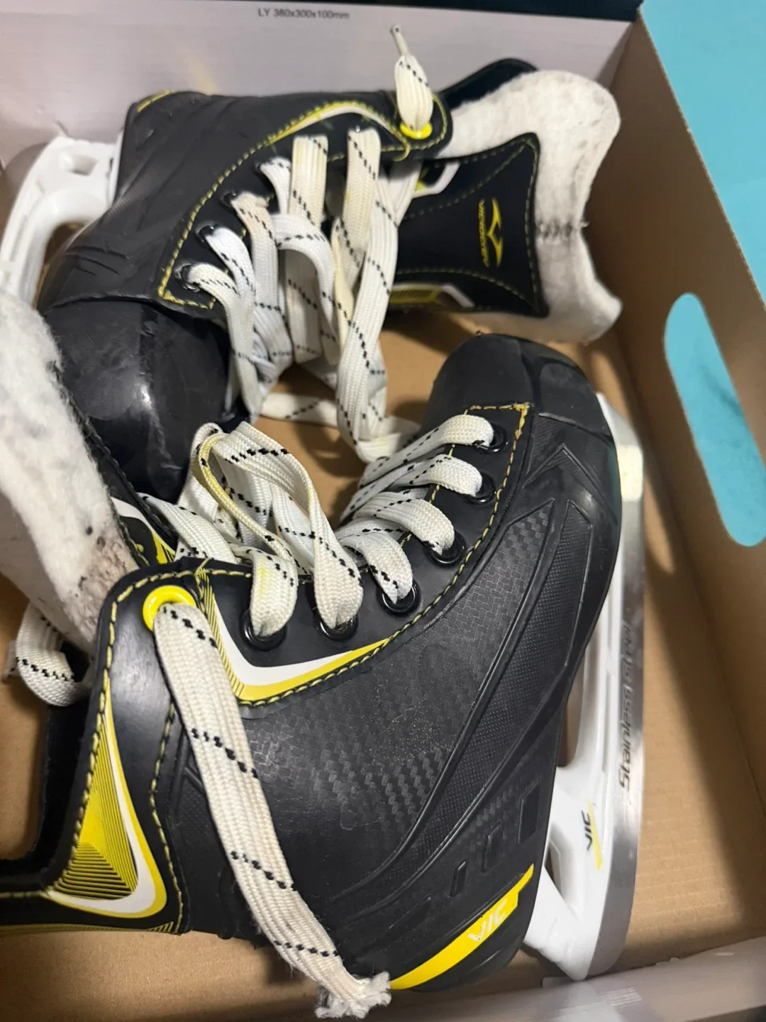 Vic HX 03 Ice Skates - Size 1 US