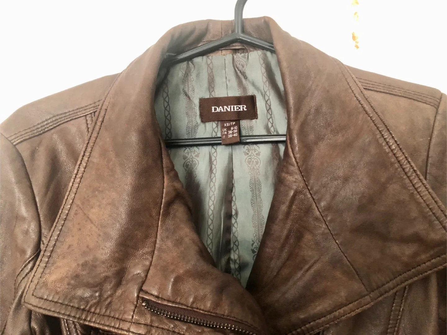 Danier Genuine Leather Jacket - Size XS image indicator(5)