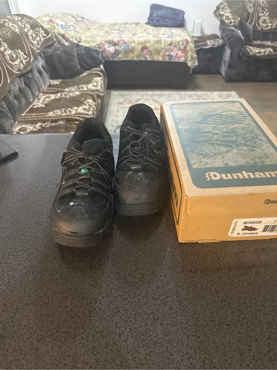 Steel toe shoes men size 9