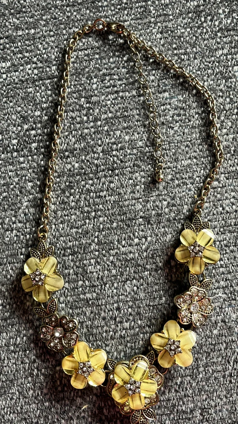 #Cleanout   Floral Necklace - Yellow Flower Design