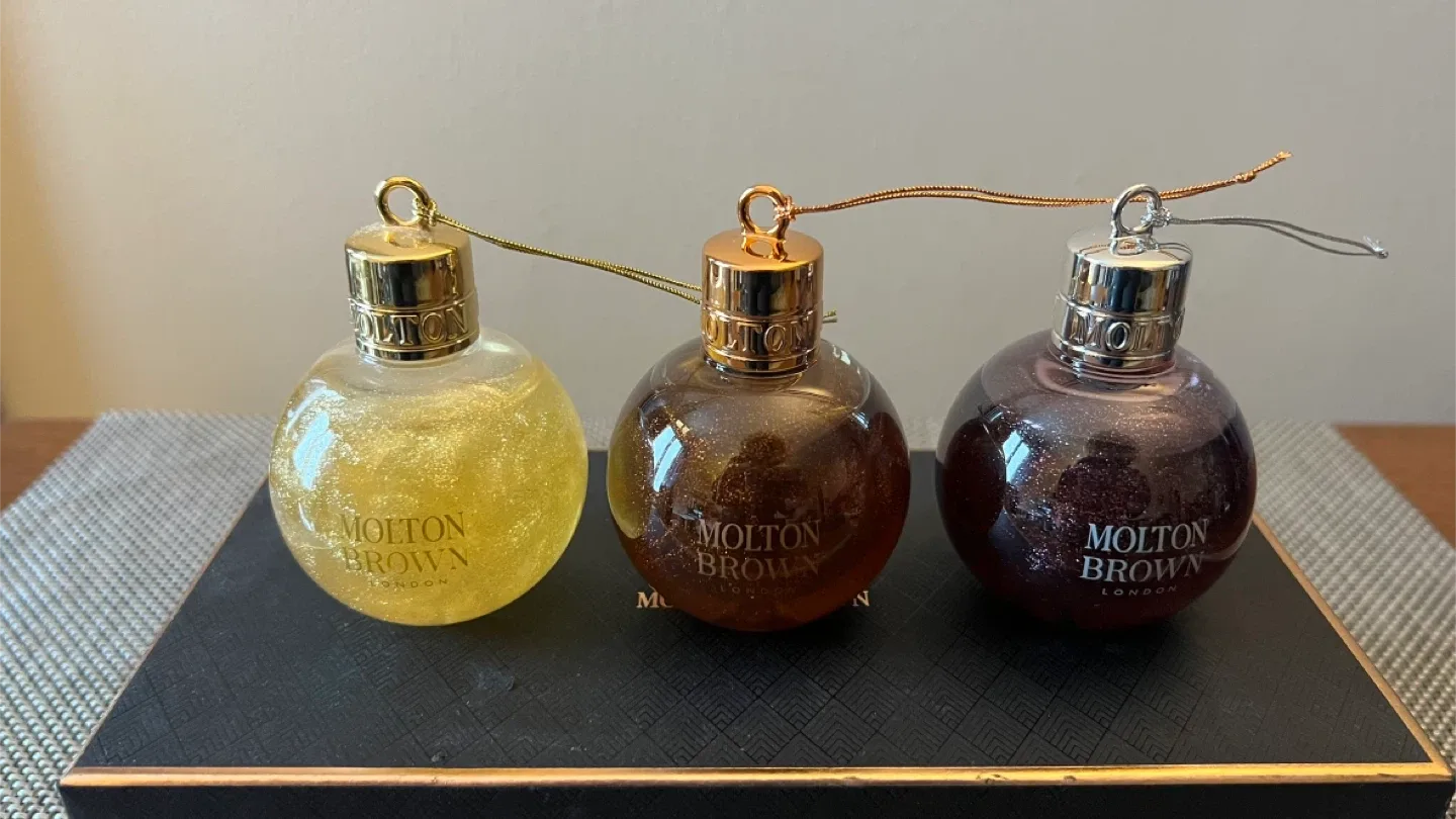 #cleanout Molton Brown Festive Bauble Gift Set image indicator(3)