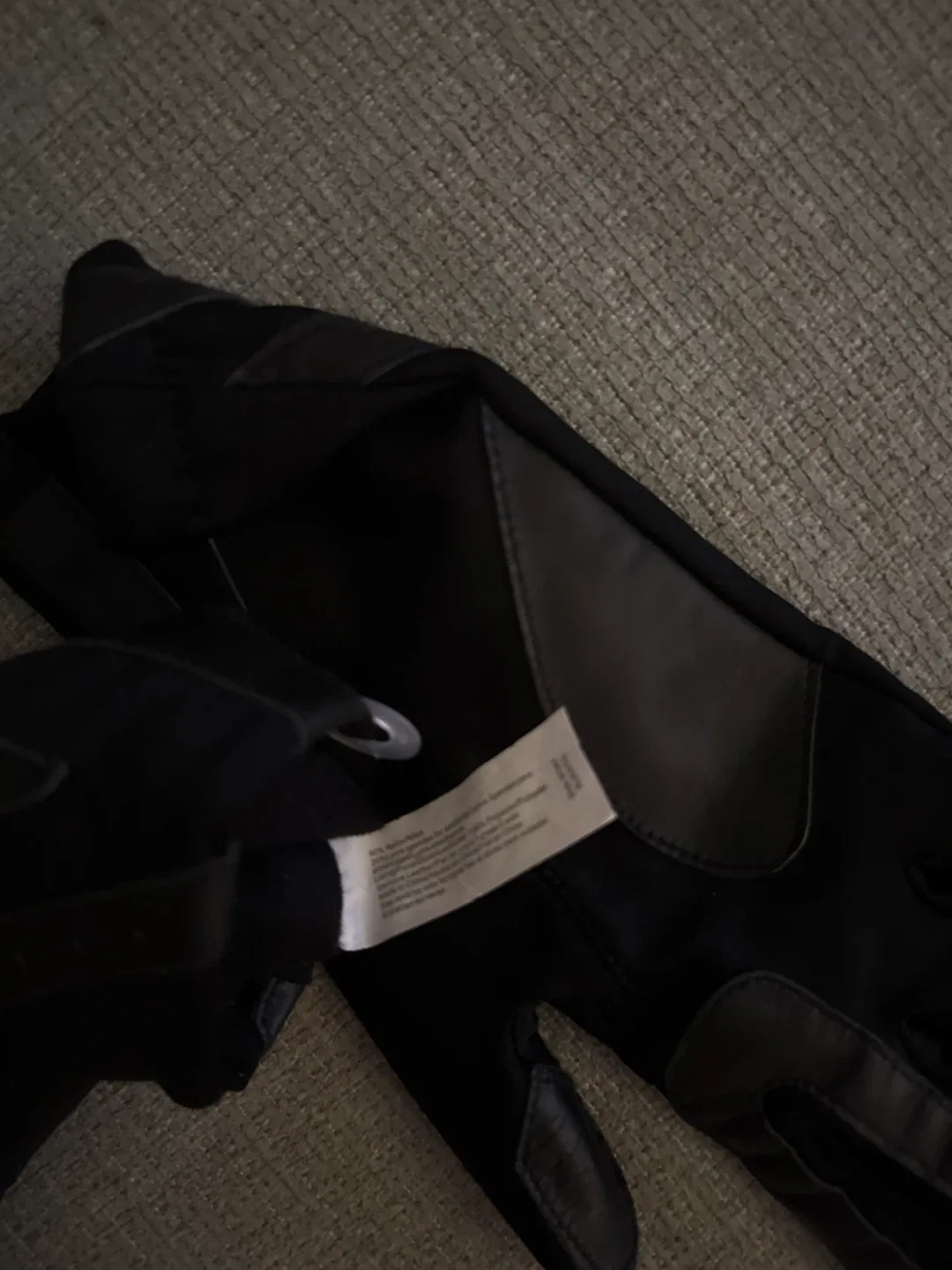 #cleanout Aris Black Leather Gloves image indicator(2)