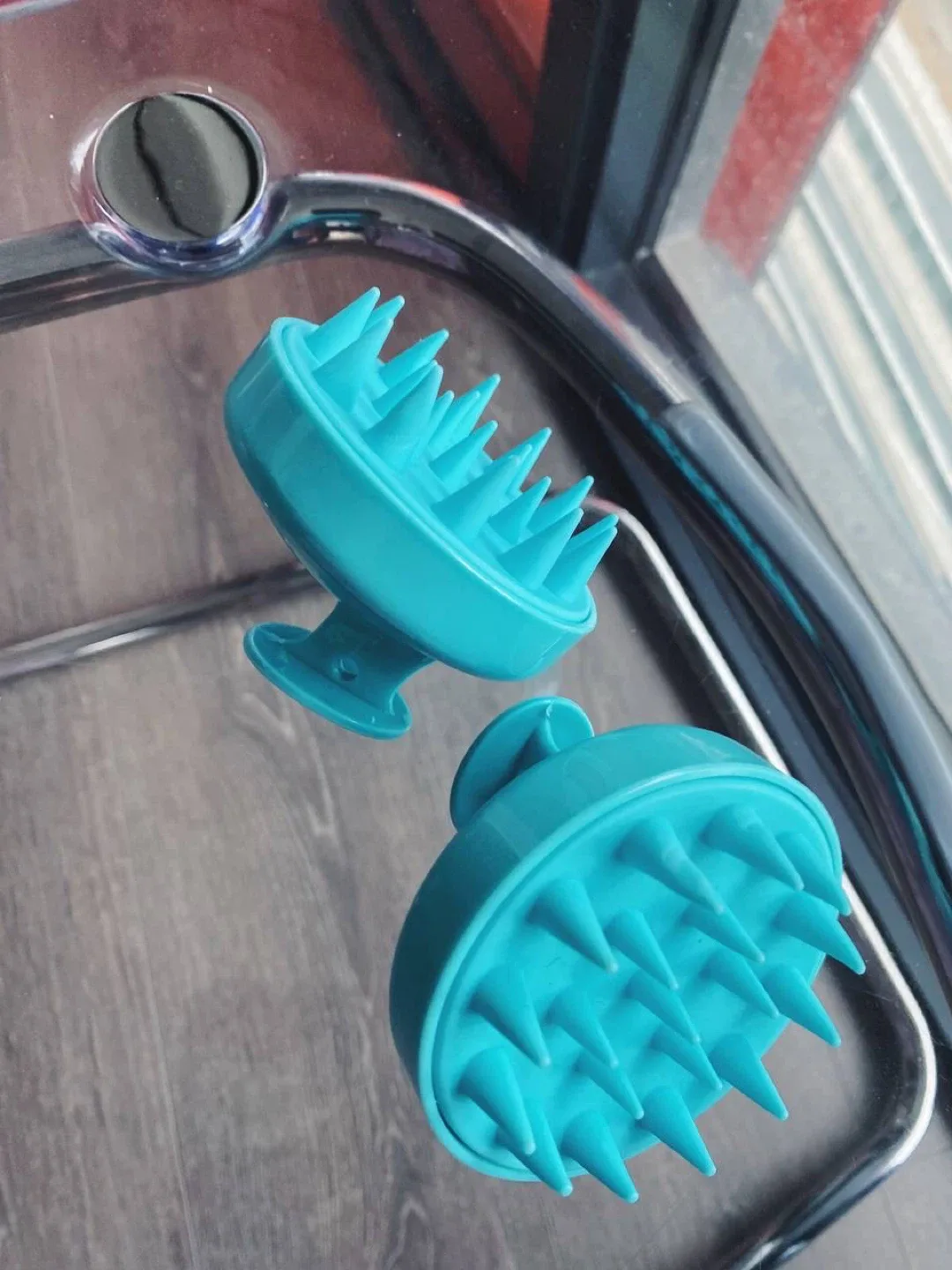 Manual wet and dry hair massager blue