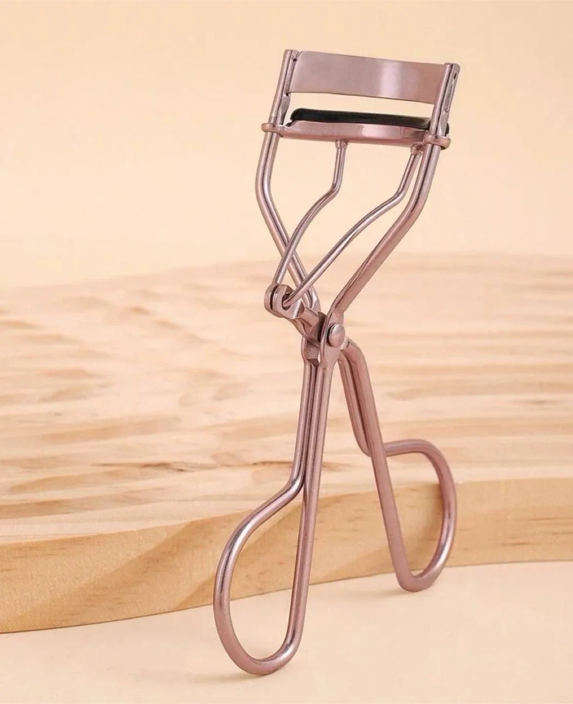 Portable eyelash curler rose pink