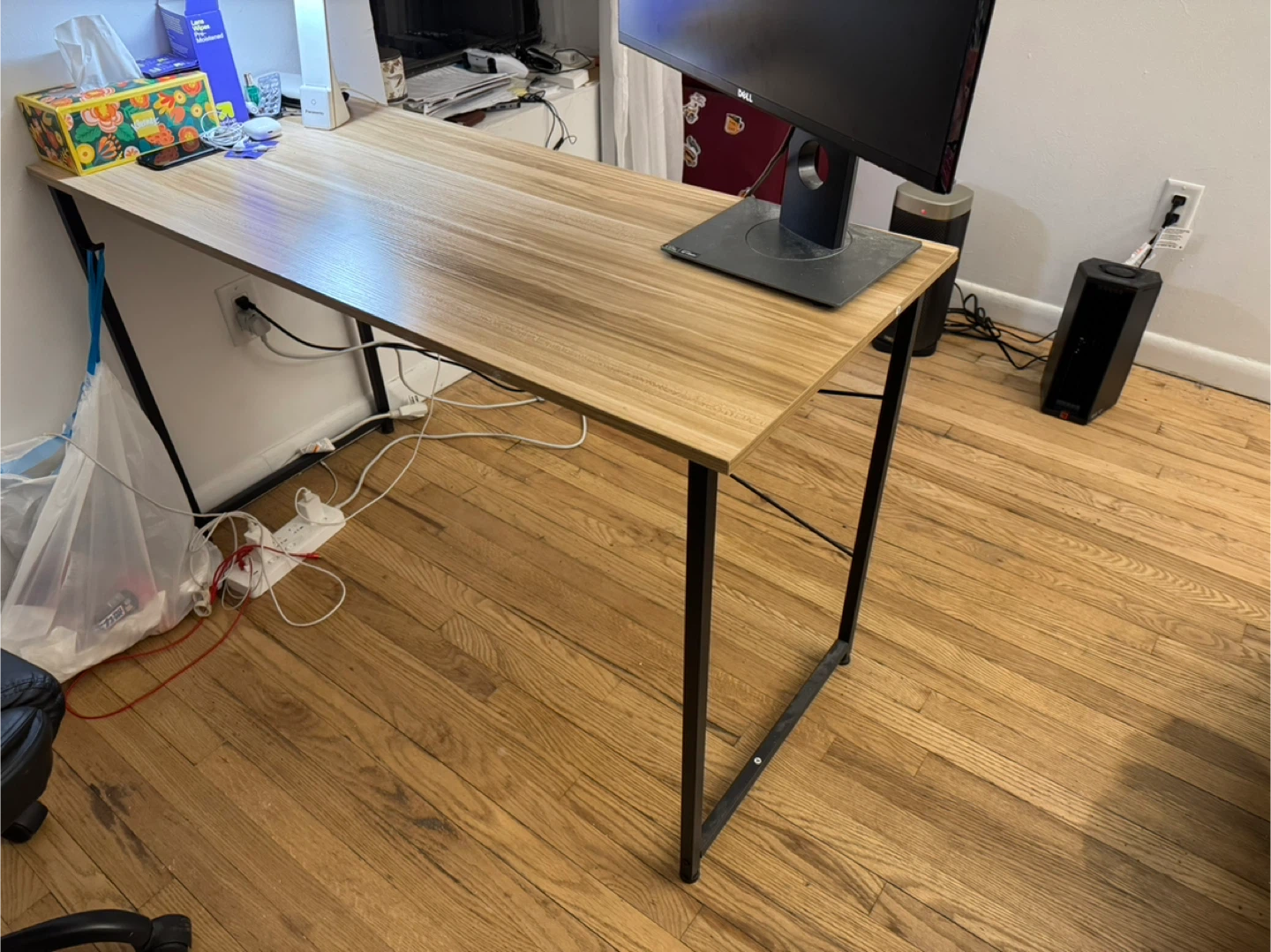 Selling a 47 inches desk