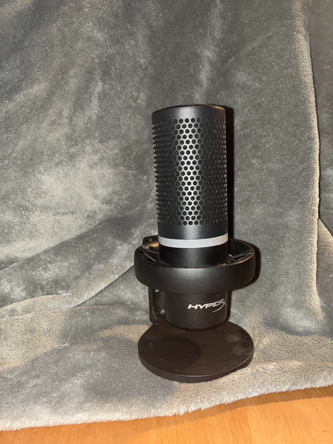 HyperX duoCast Microphone - Great Condition! image indicator(2)