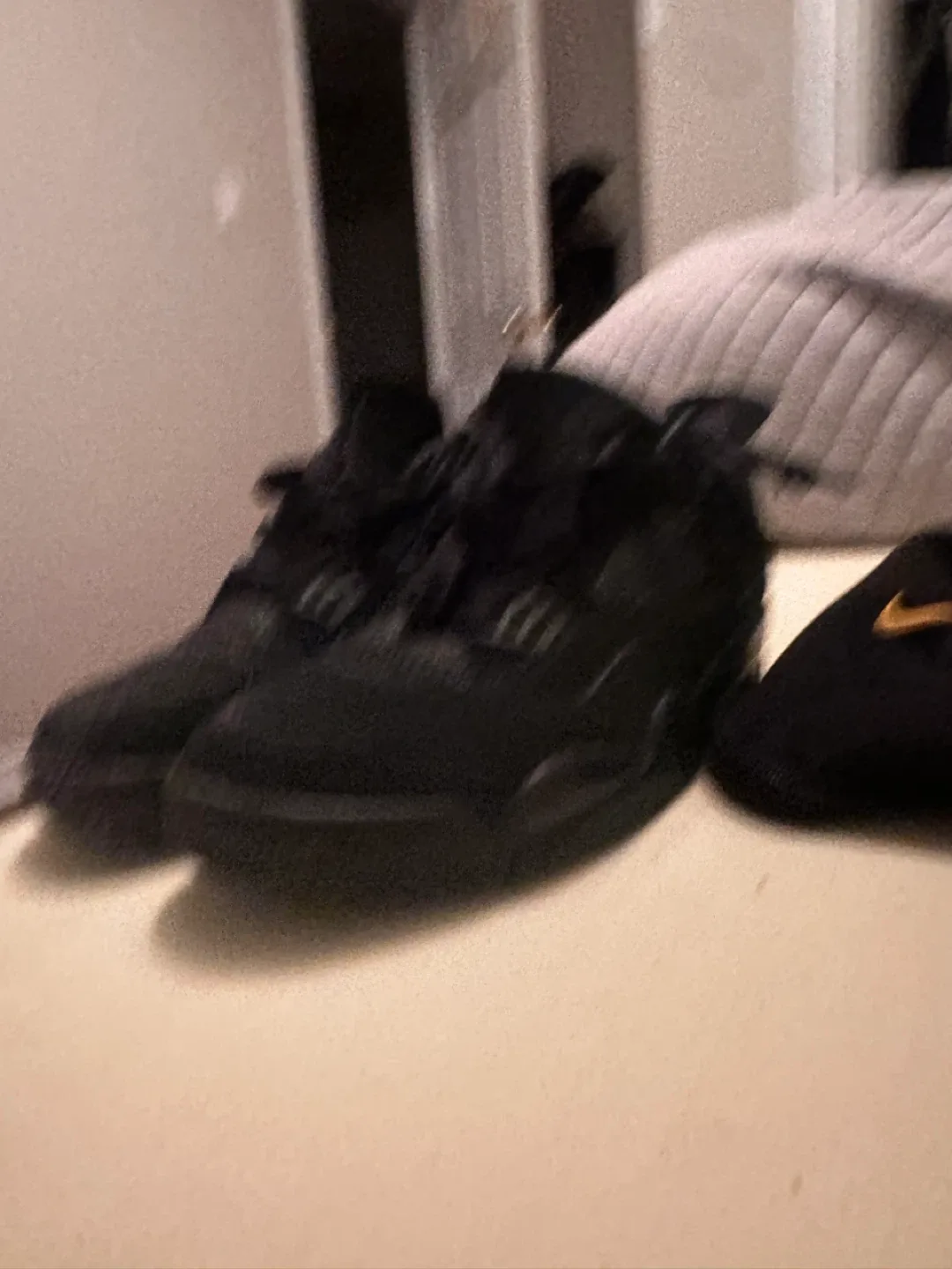 Air Jordan 4 Black Cats image indicator(3)