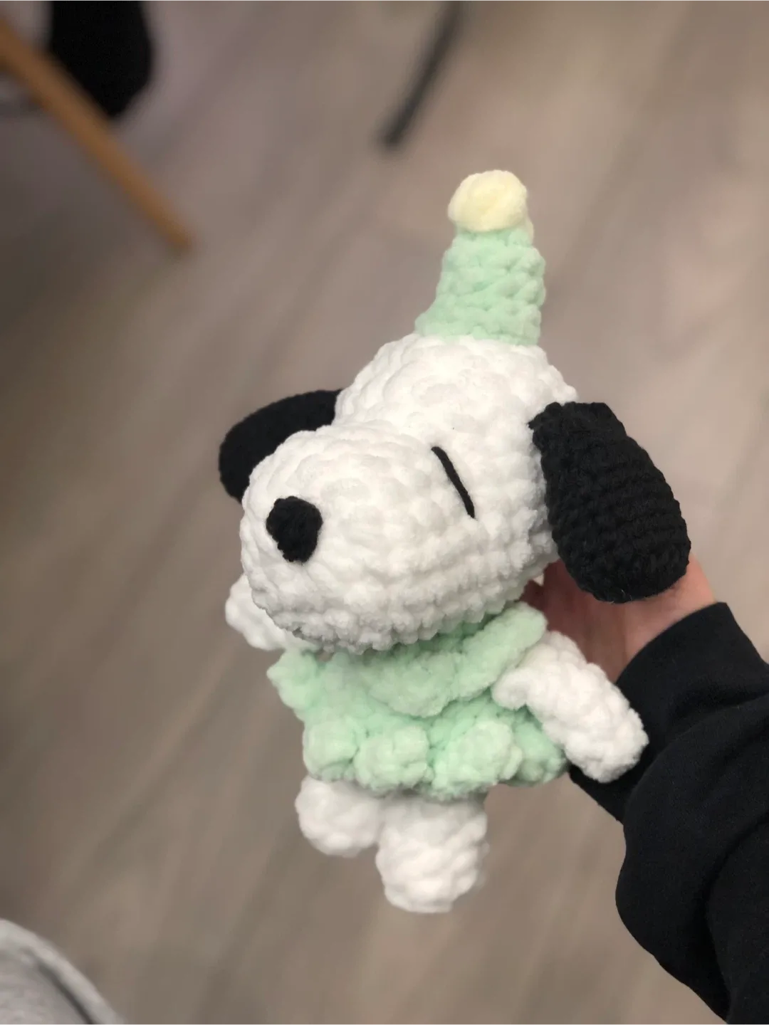 Crochet Snoopy Plushie image indicator(2)