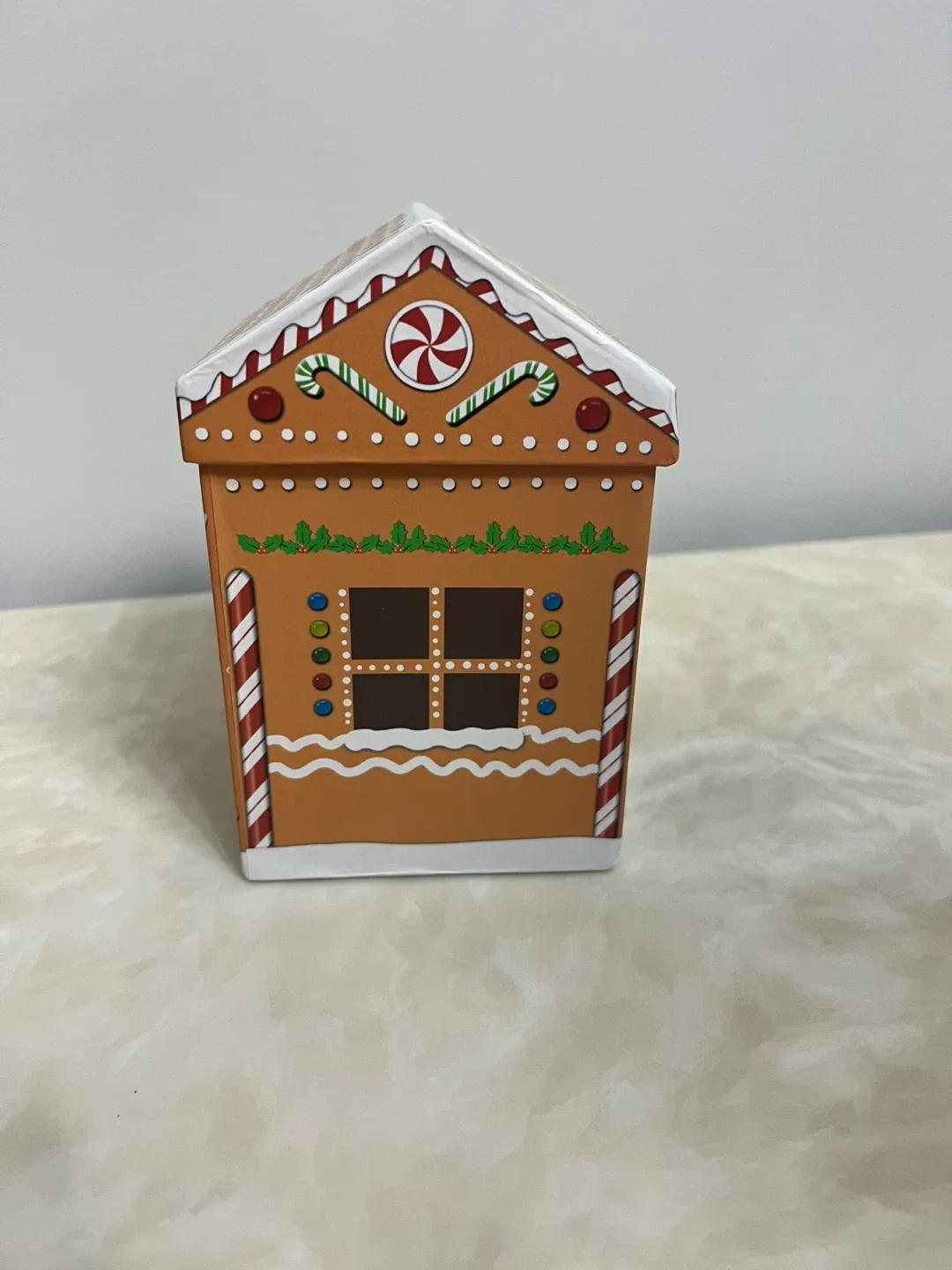 🎄Gingerbread House Style Tin Box image indicator(2)