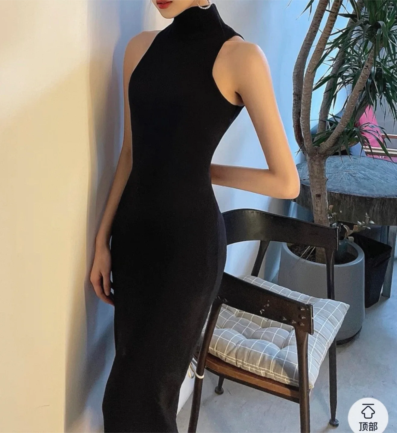 ELEGANT BLACK KNIT DRESS - BRAND NEW