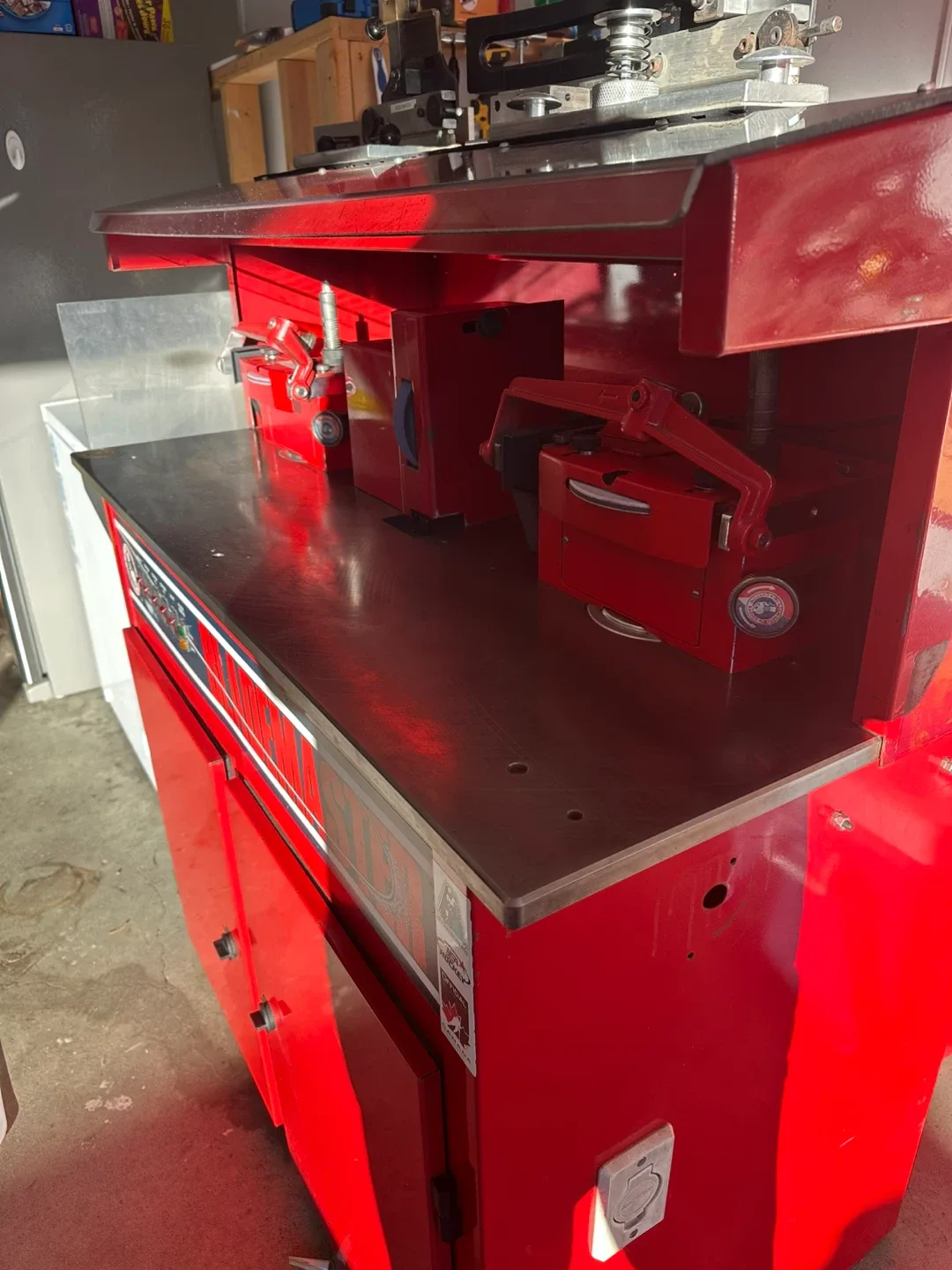 Blademaster Triple Head Skate Sharpening Machine image indicator(3)