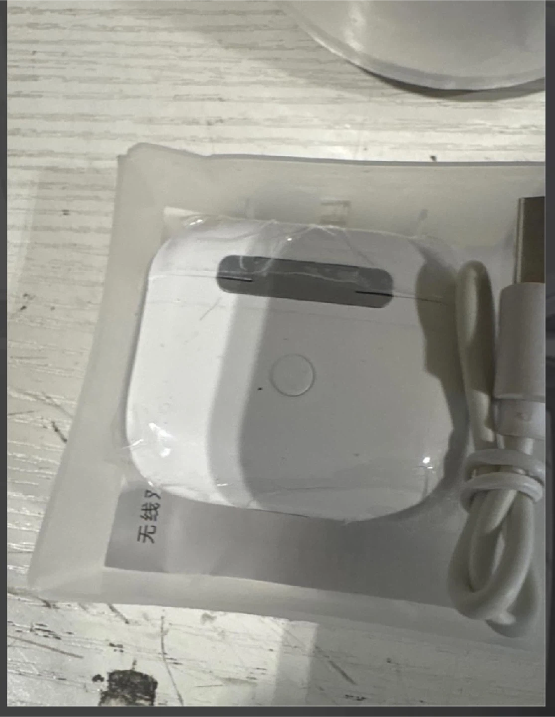 White Wireless Earbuds - New in Box - photo 2