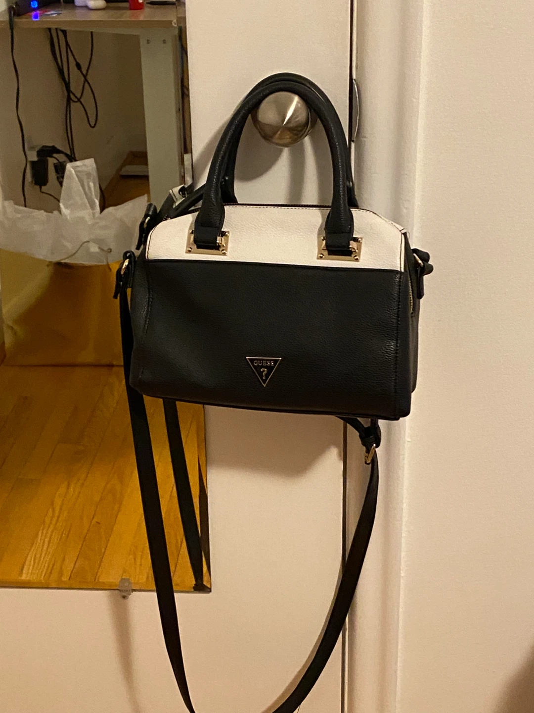 Guess Black & White Satchel - photo 2