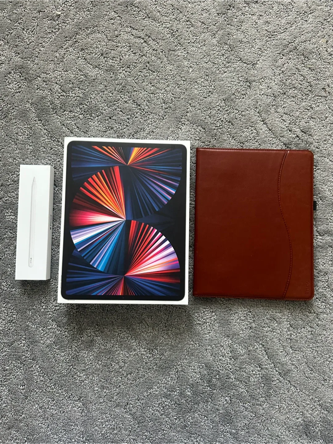 iPad Pro 12.9 M1 5th generation 128gb with Apple Pencil and case image indicator(2)