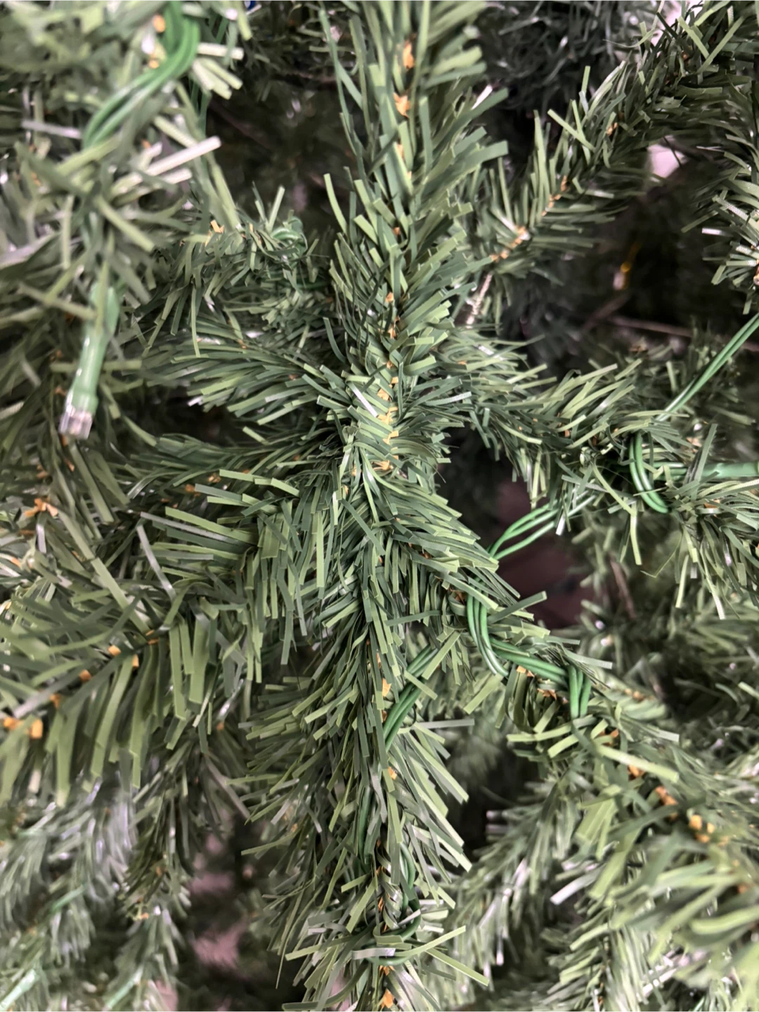 Artificial Christmas Tree Free - photo 2