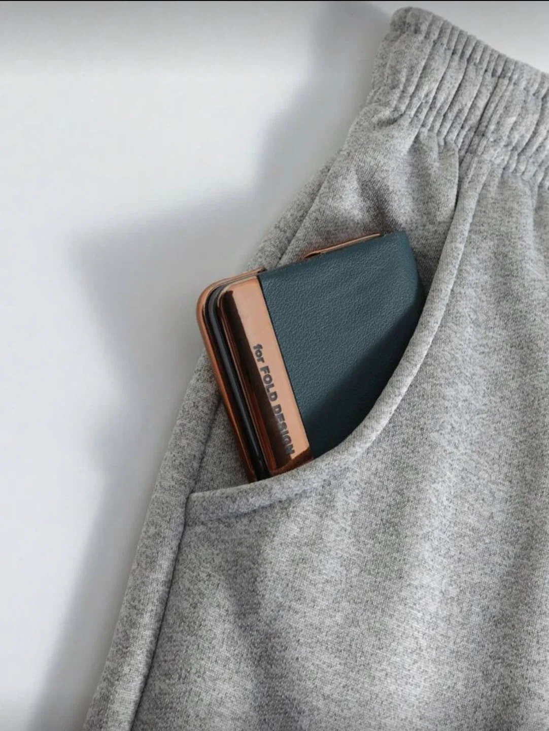 Fleece-lined Sweatpants image indicator(2)