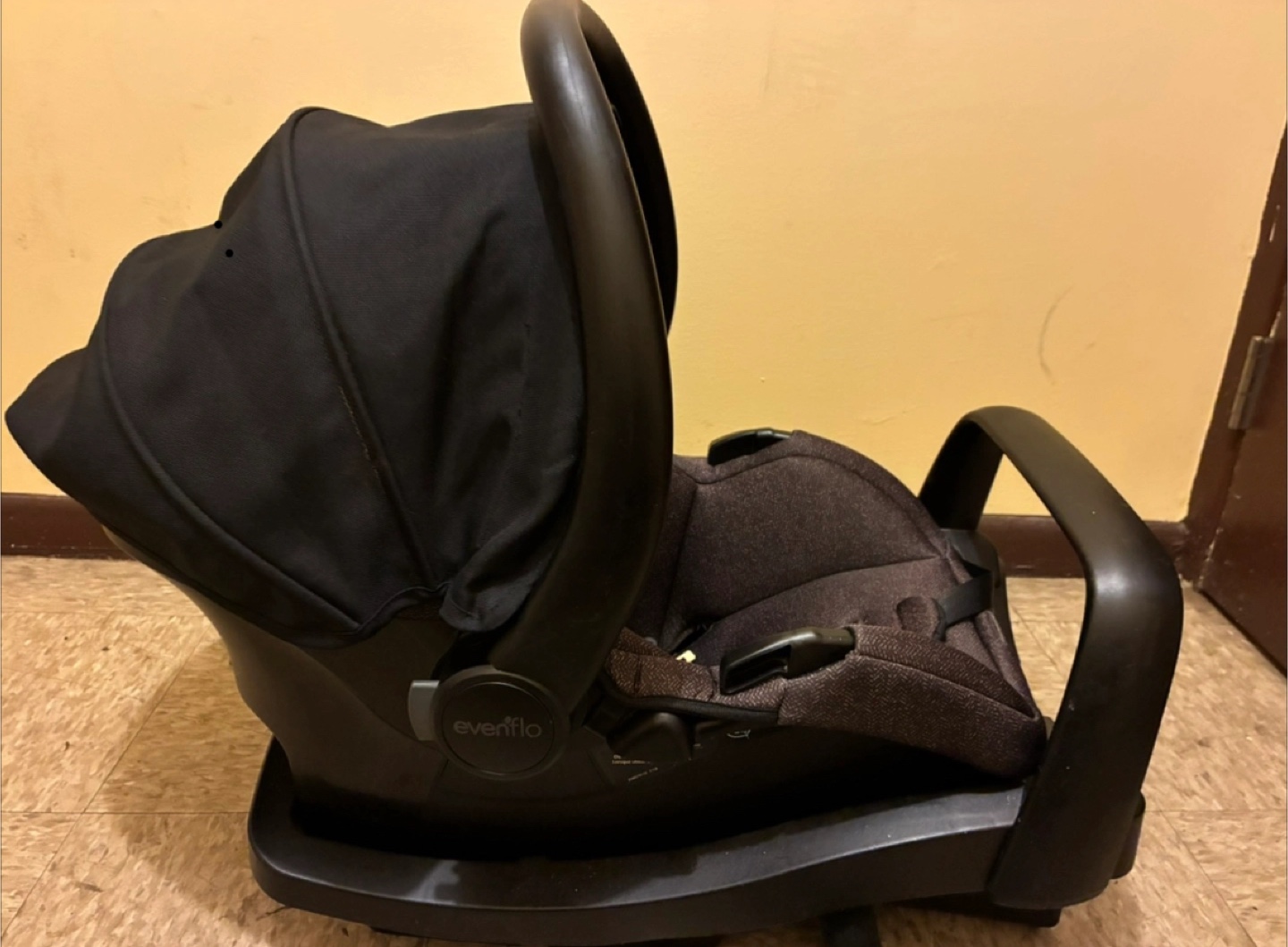 Evenflo Pivot Travel System Stroller & Car Seat - photo 3