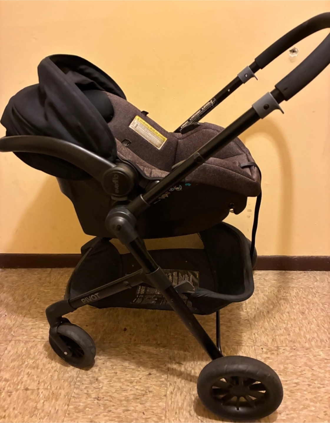 Evenflo Pivot Travel System Stroller & Car Seat - photo 5