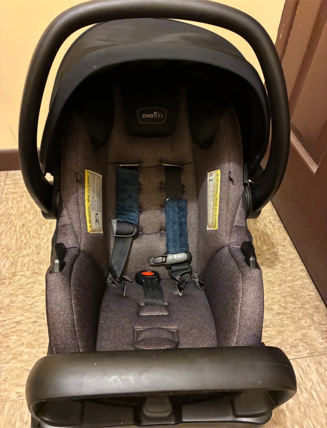 Evenflo Pivot Travel System Stroller & Car Seat - photo 4