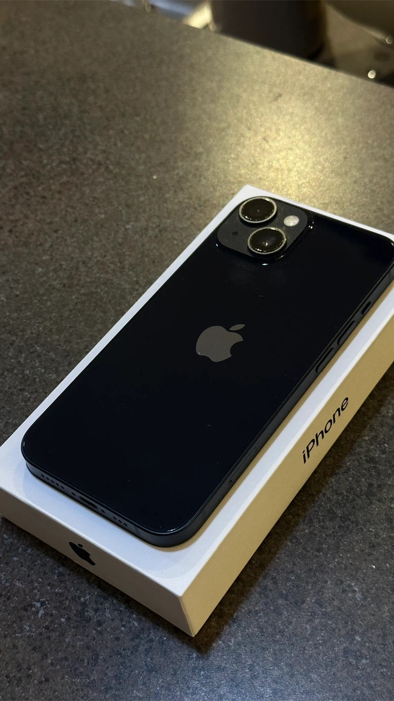 IPhone 14 128GB - Midnight color - photo 4