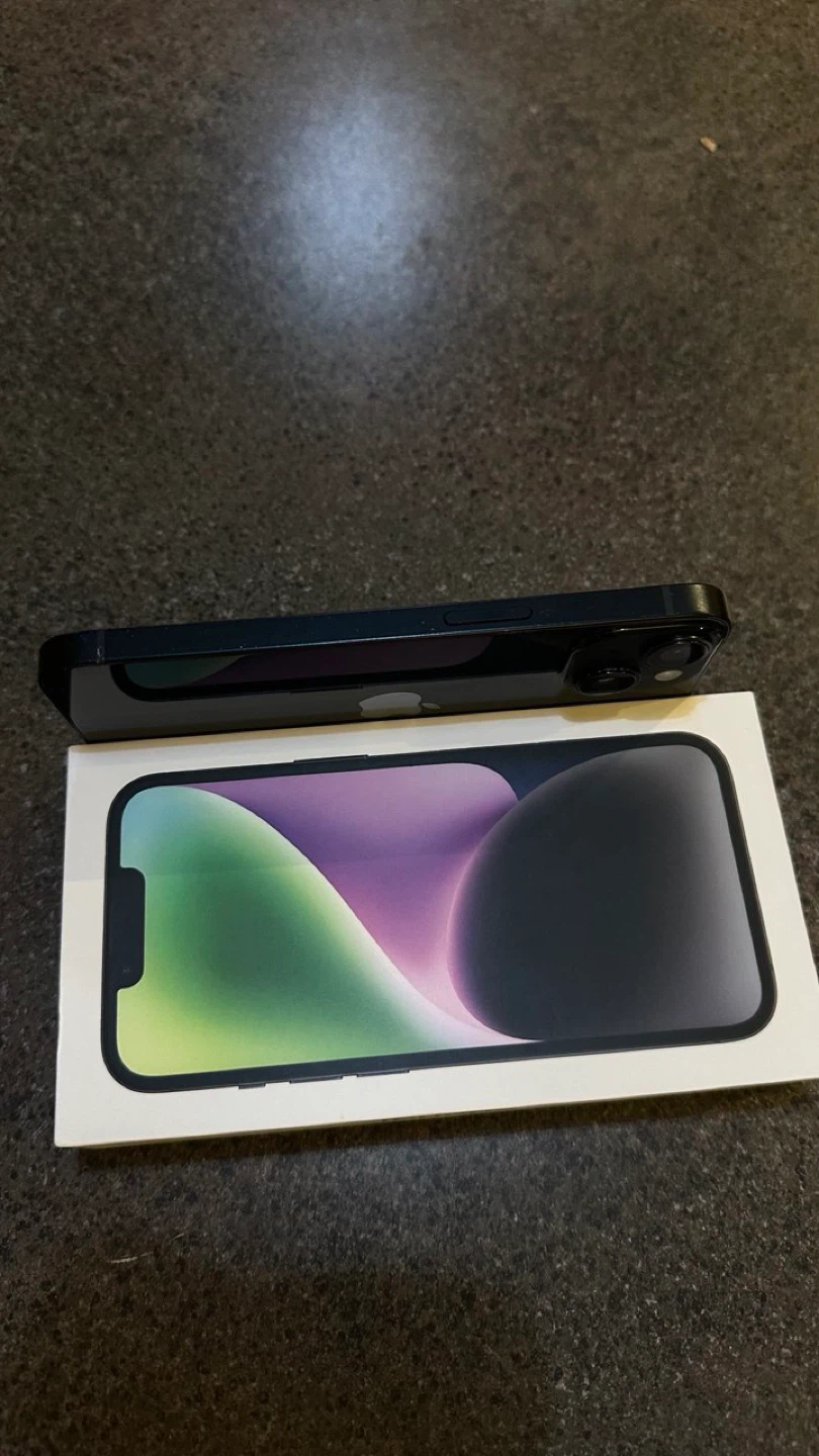 IPhone 14 128GB - Midnight color - photo 5