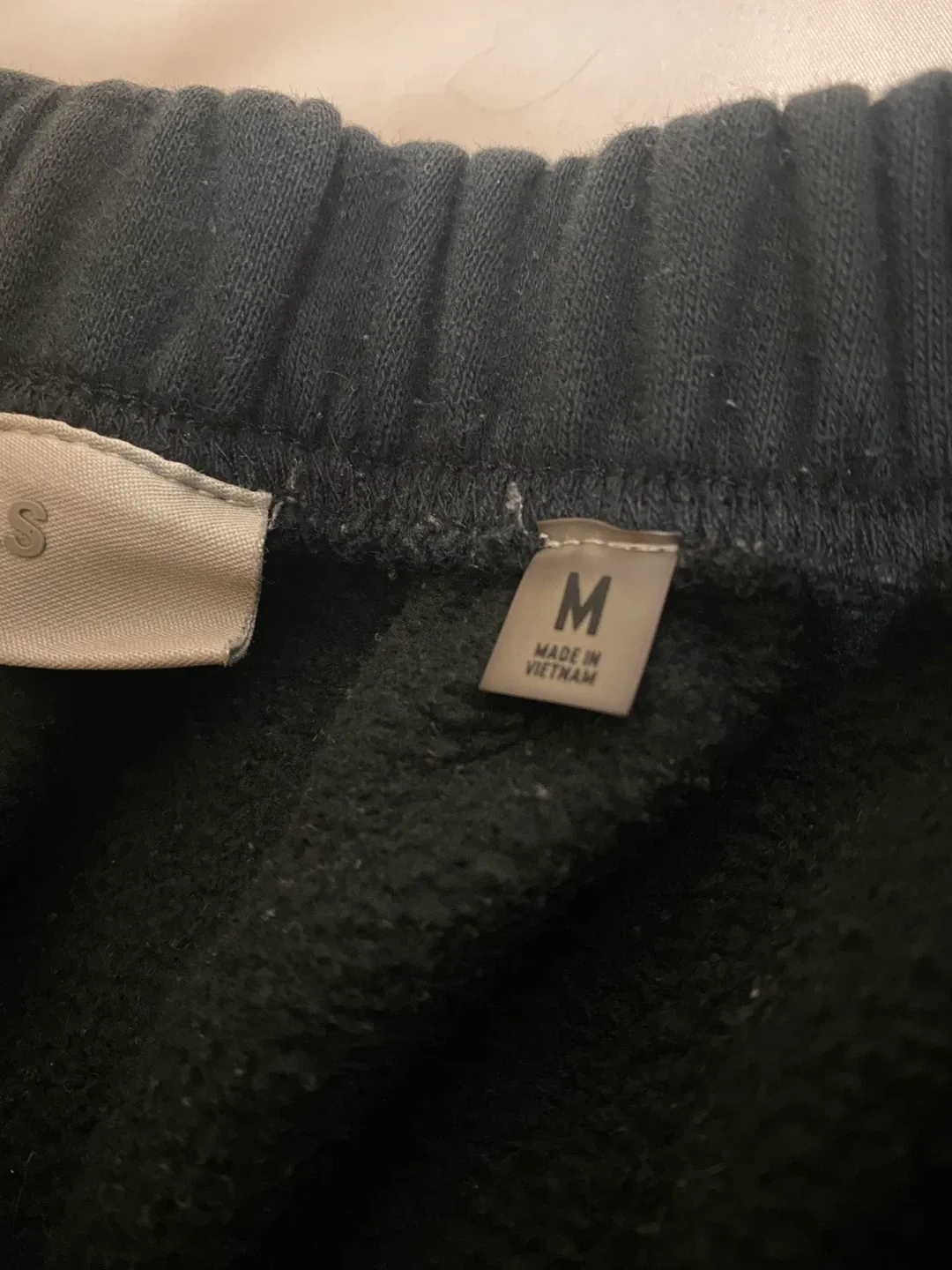 (SALE) Black Essentials Shorts image indicator(4)