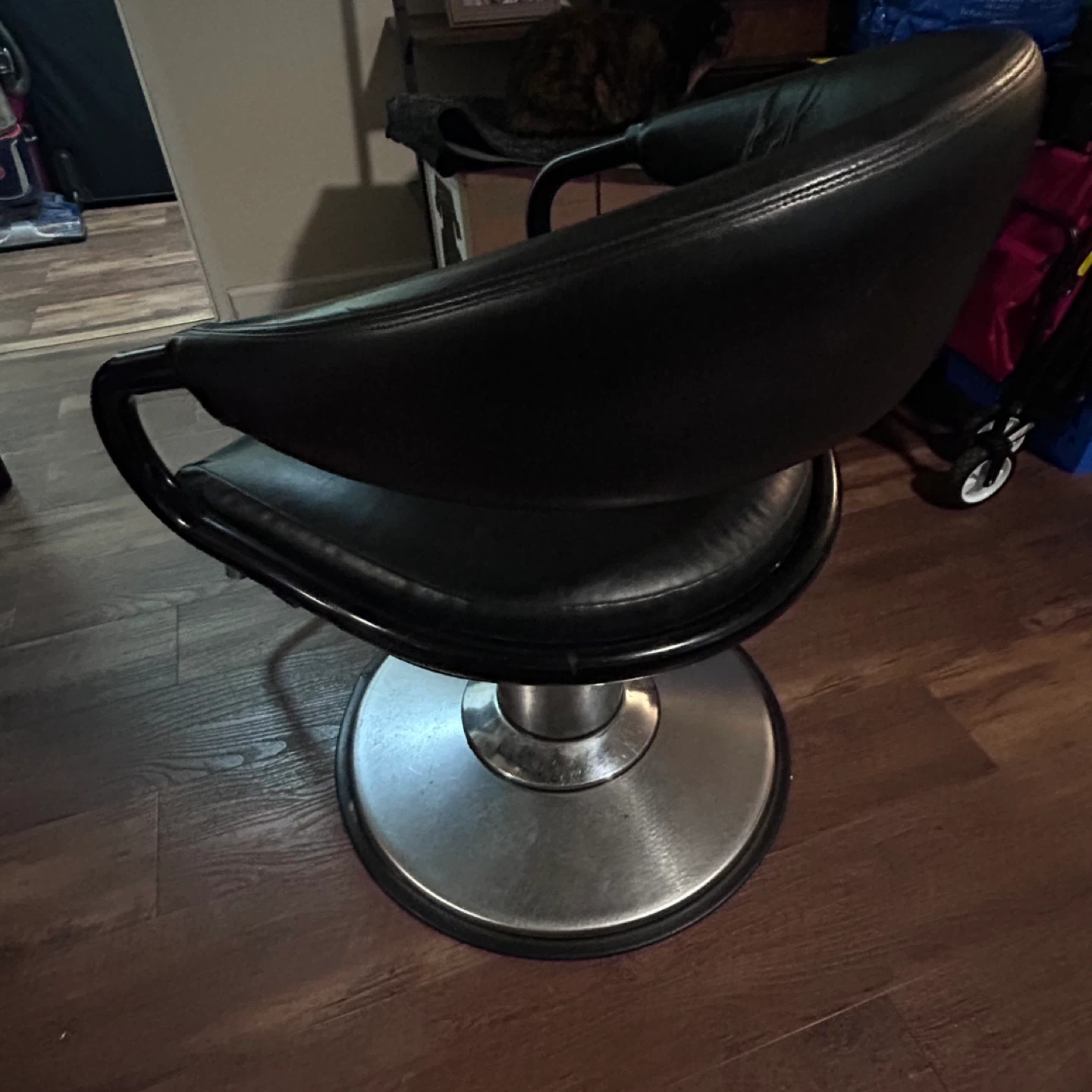 Black Swivel Salon Chair - photo 5