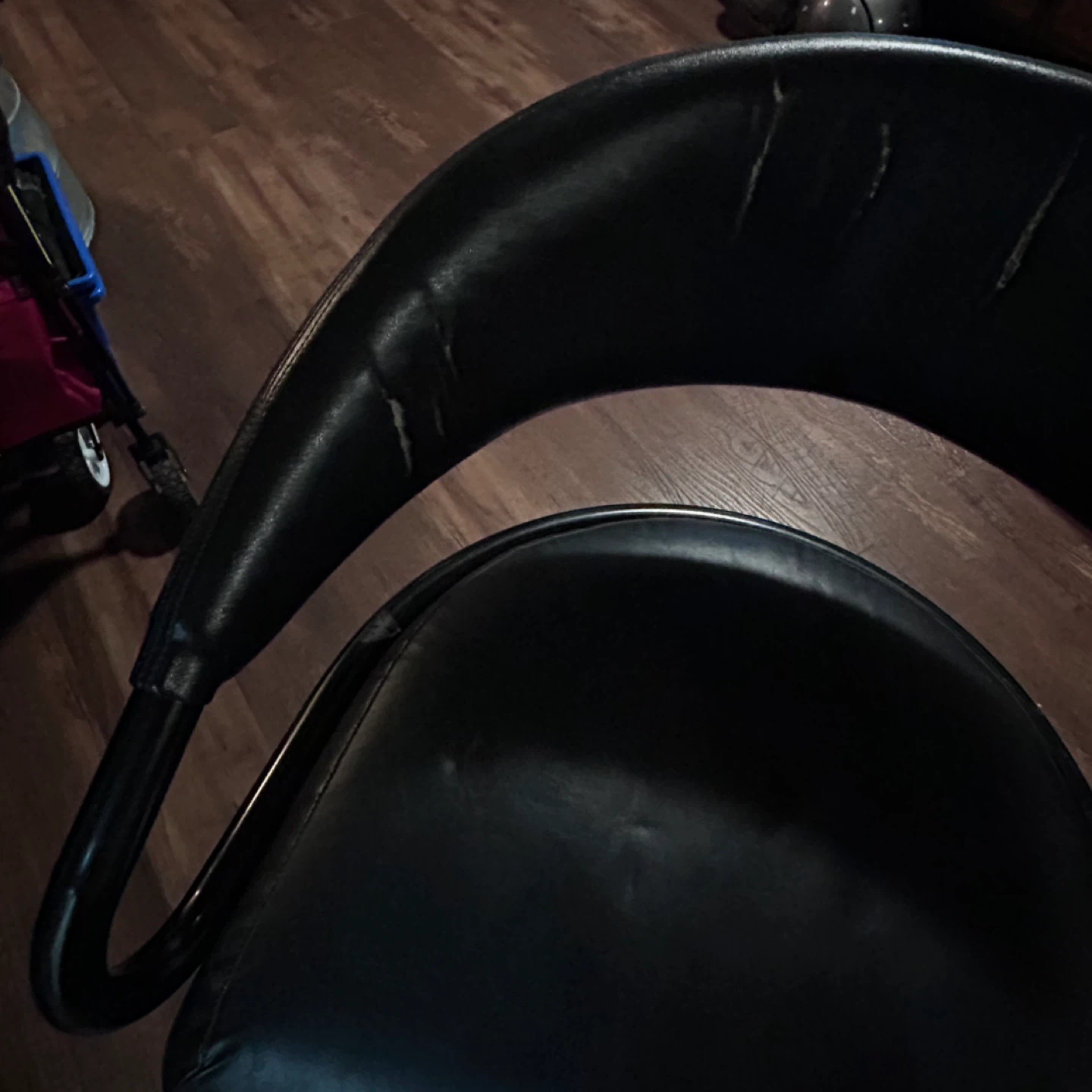 Black Swivel Salon Chair - photo 2