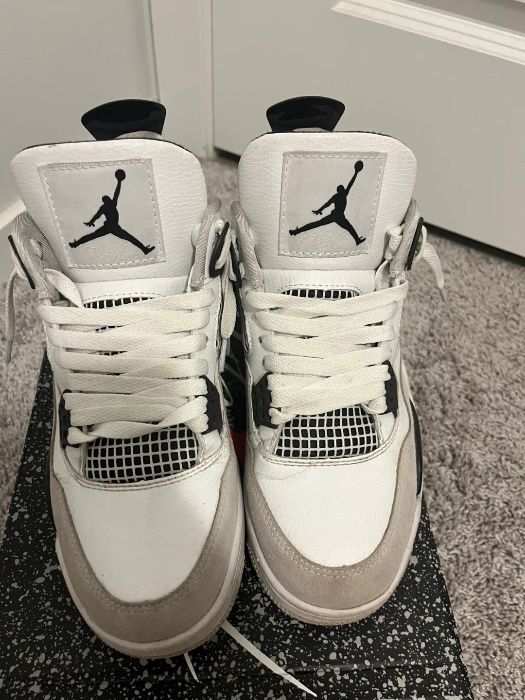 Air Jordan 4 Retro (AJ4) Size 8.5 image indicator(5)