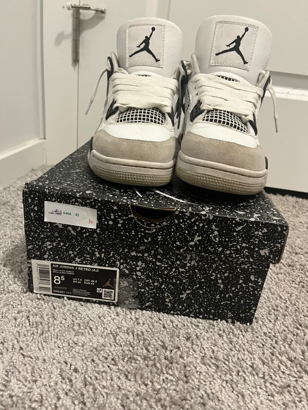 Air Jordan 4 Retro (AJ4) Size 8.5