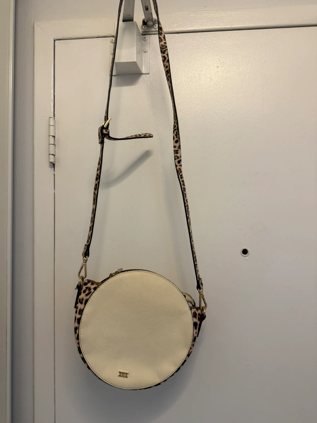 XIIIX Collection Leopard Print Round Crossbody Bag - photo 2
