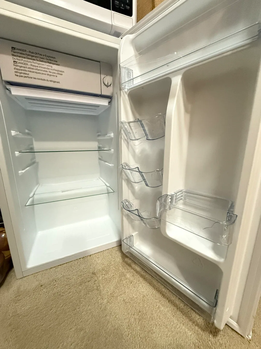 Hamilton Beach White Mini Fridge image indicator(3)