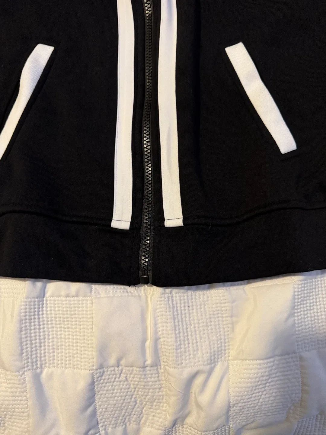 New Karl Lagerfeld Paris Black Jacket Size S image indicator(4)