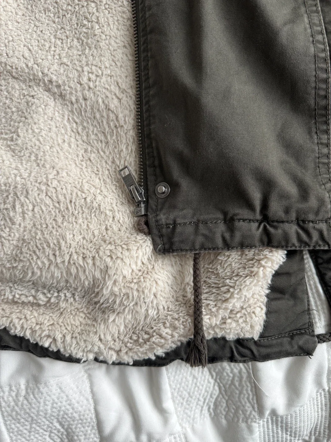 H&M Olive Green Winter Parka image indicator(6)