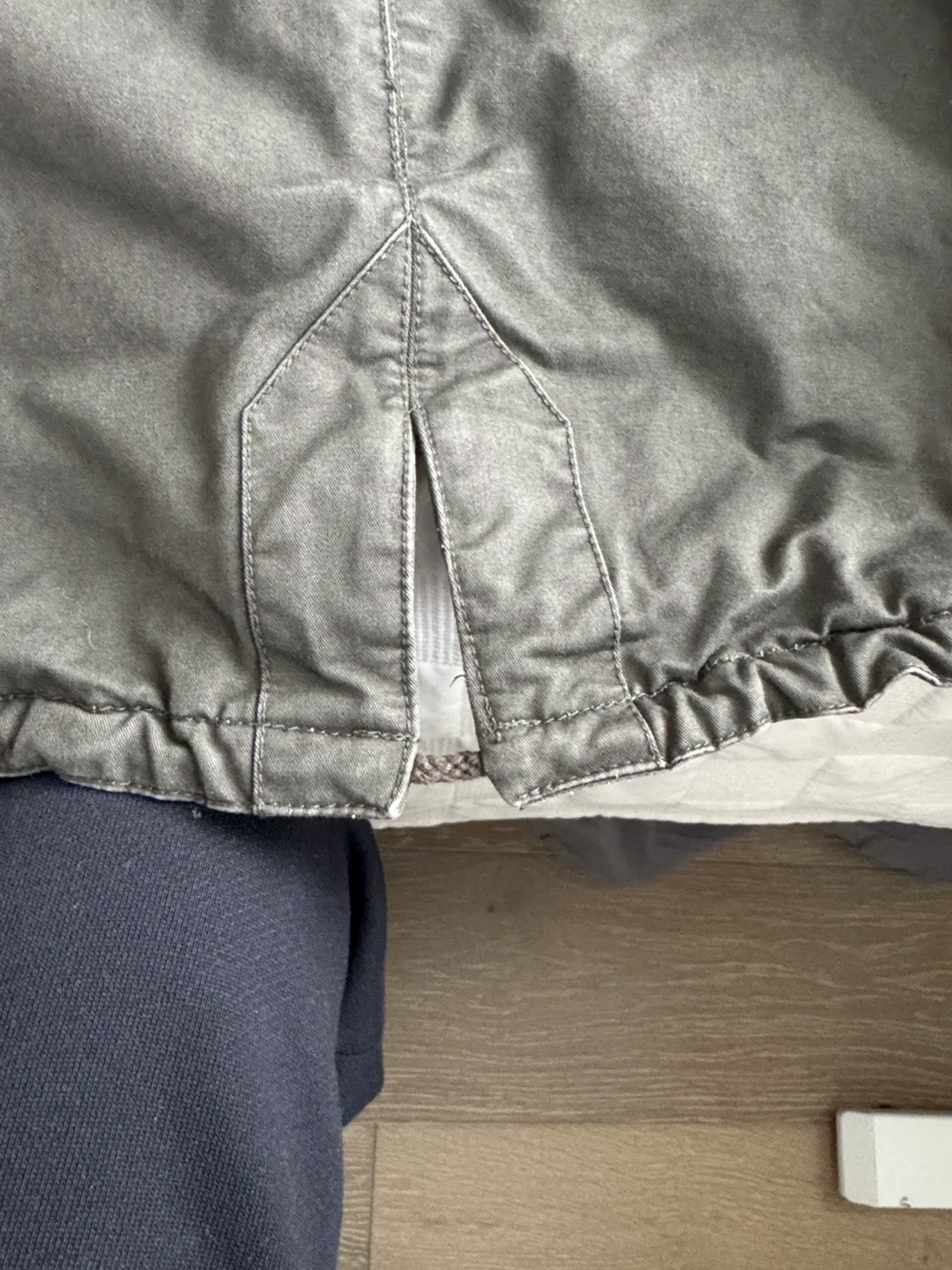 H&M Olive Green Winter Parka image indicator(8)