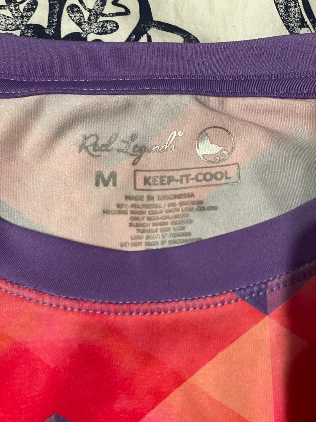 Red Legends Keep-It-Cool Shirt - Size M image indicator(2)