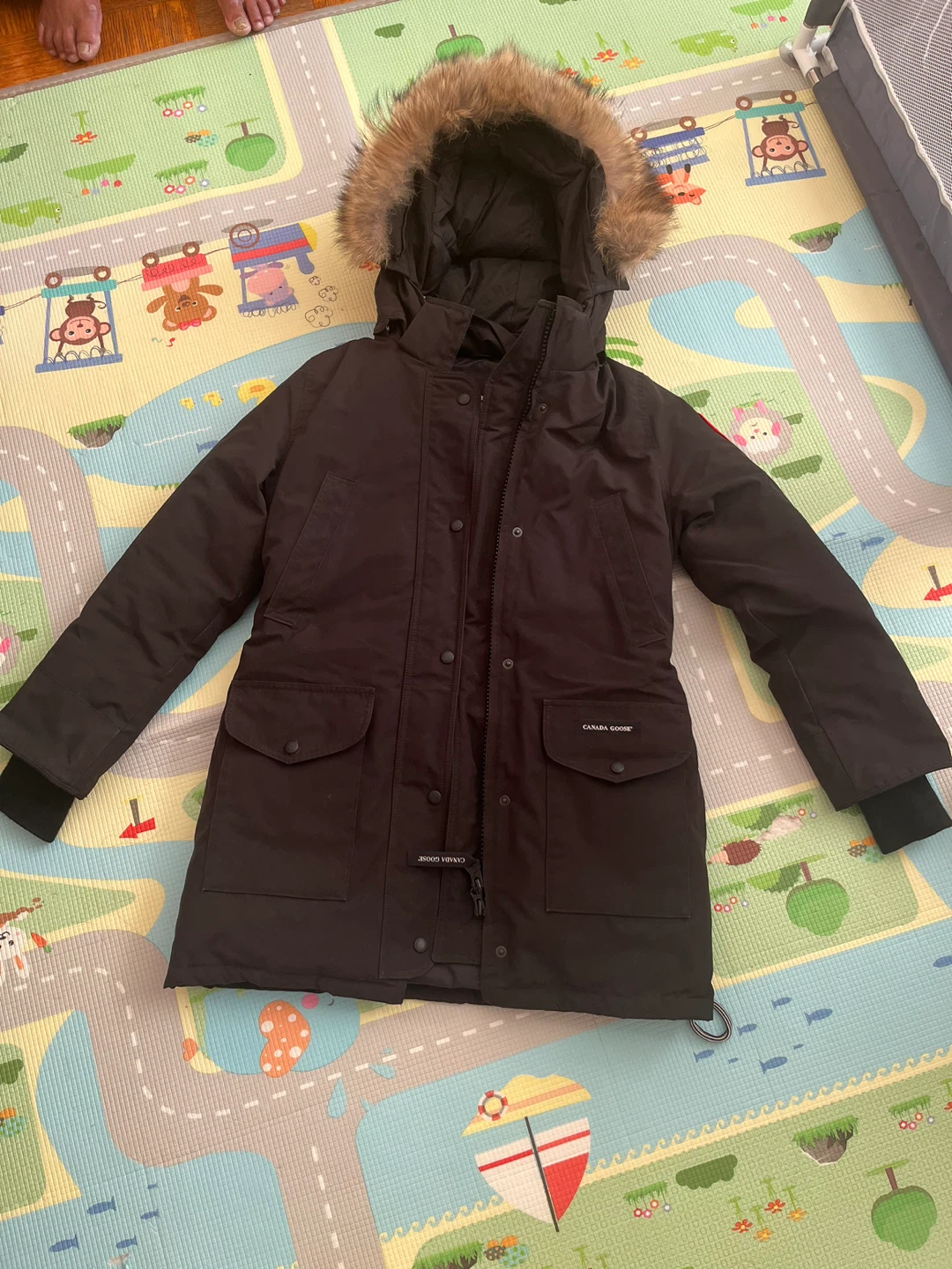 Used like new Canada Goose Fusion Fit Parka - Size M for women