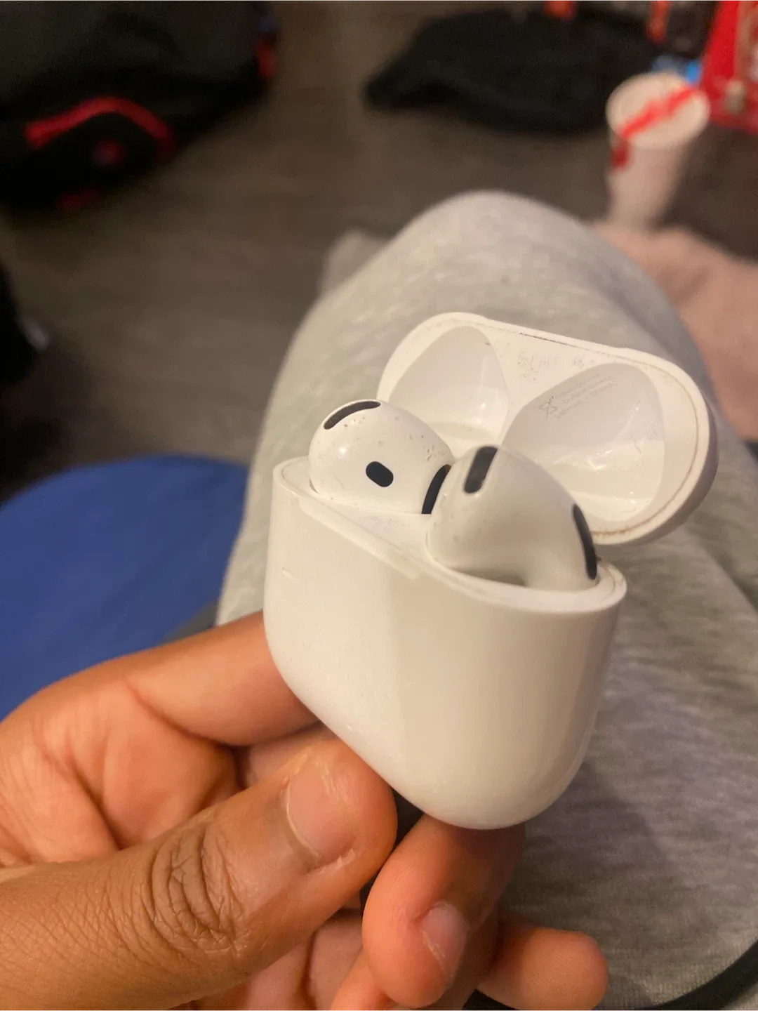 Apple AirPods Pro White image indicator(2)