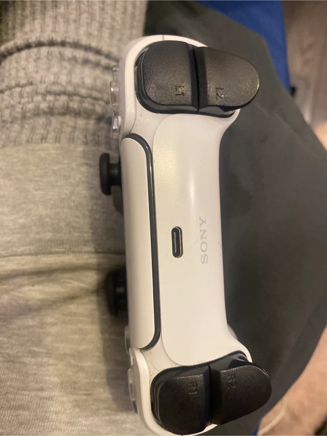 Sony PlayStation 5 (PS5) DualSense Controller image indicator(2)