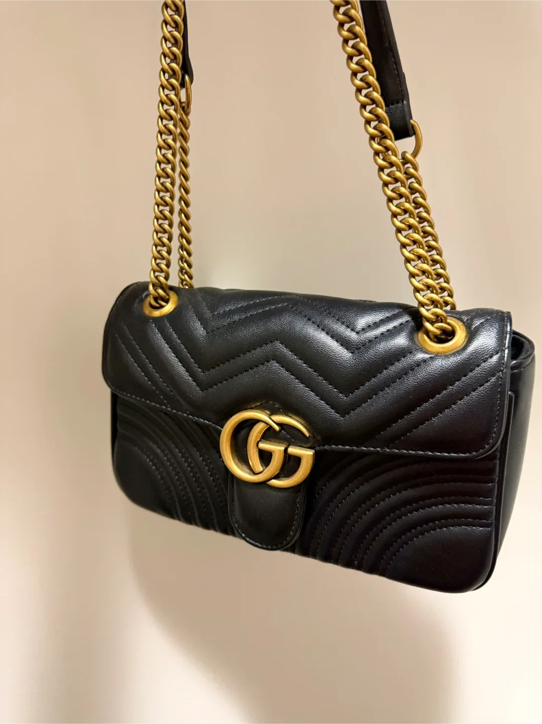 Gucci Marmont Shoulder Bag - Black image indicator(3)
