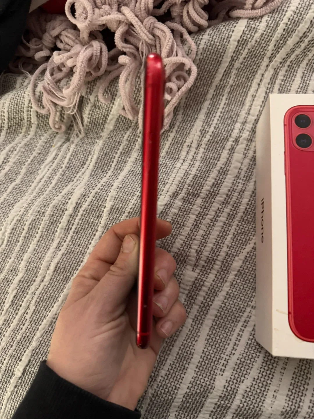 Apple iPhone 11 - Red/64g image indicator(4)