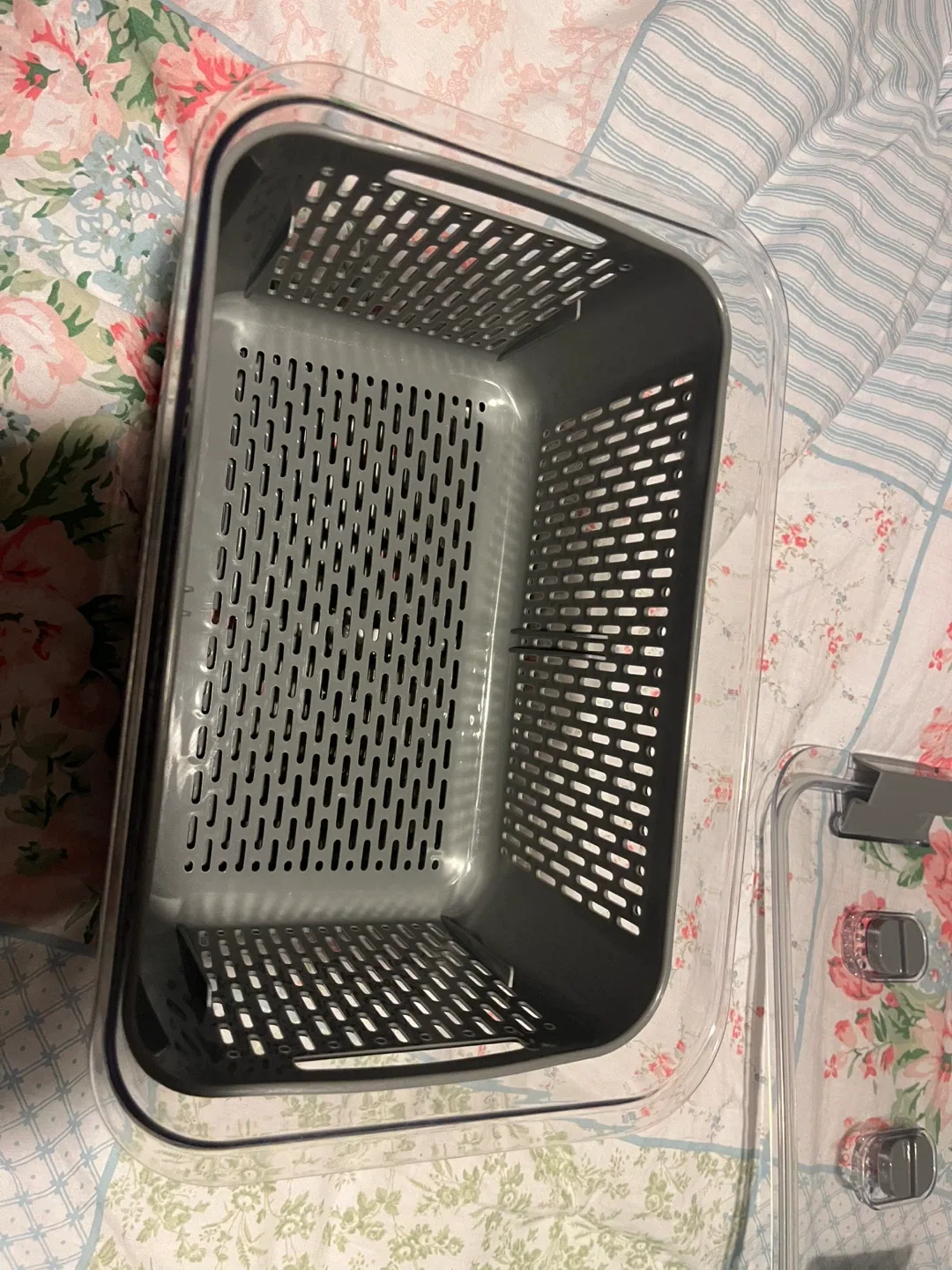 Lockable Storage Basket - Grey/Clear image indicator(3)