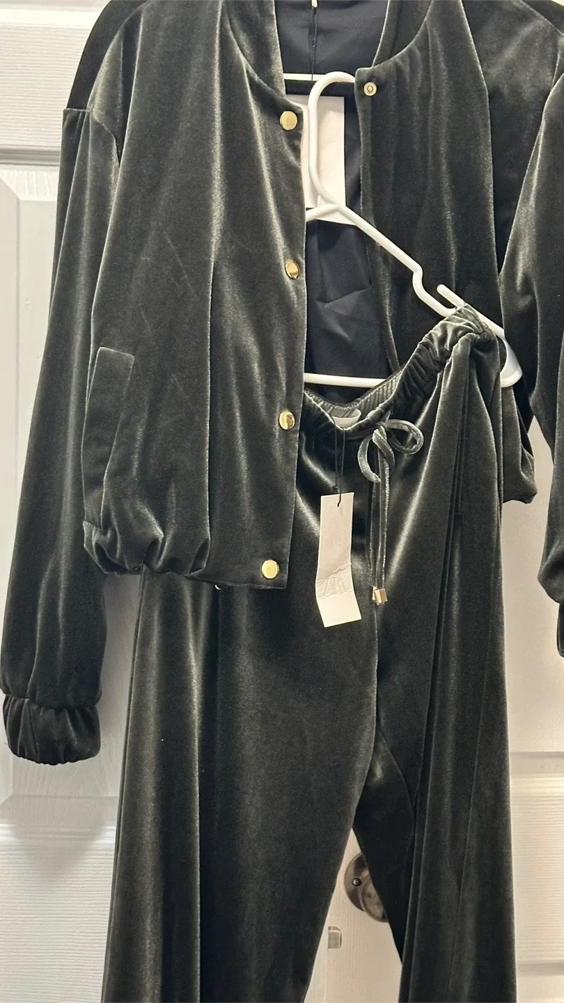 Zara Velvet Tracksuit - Olive Green