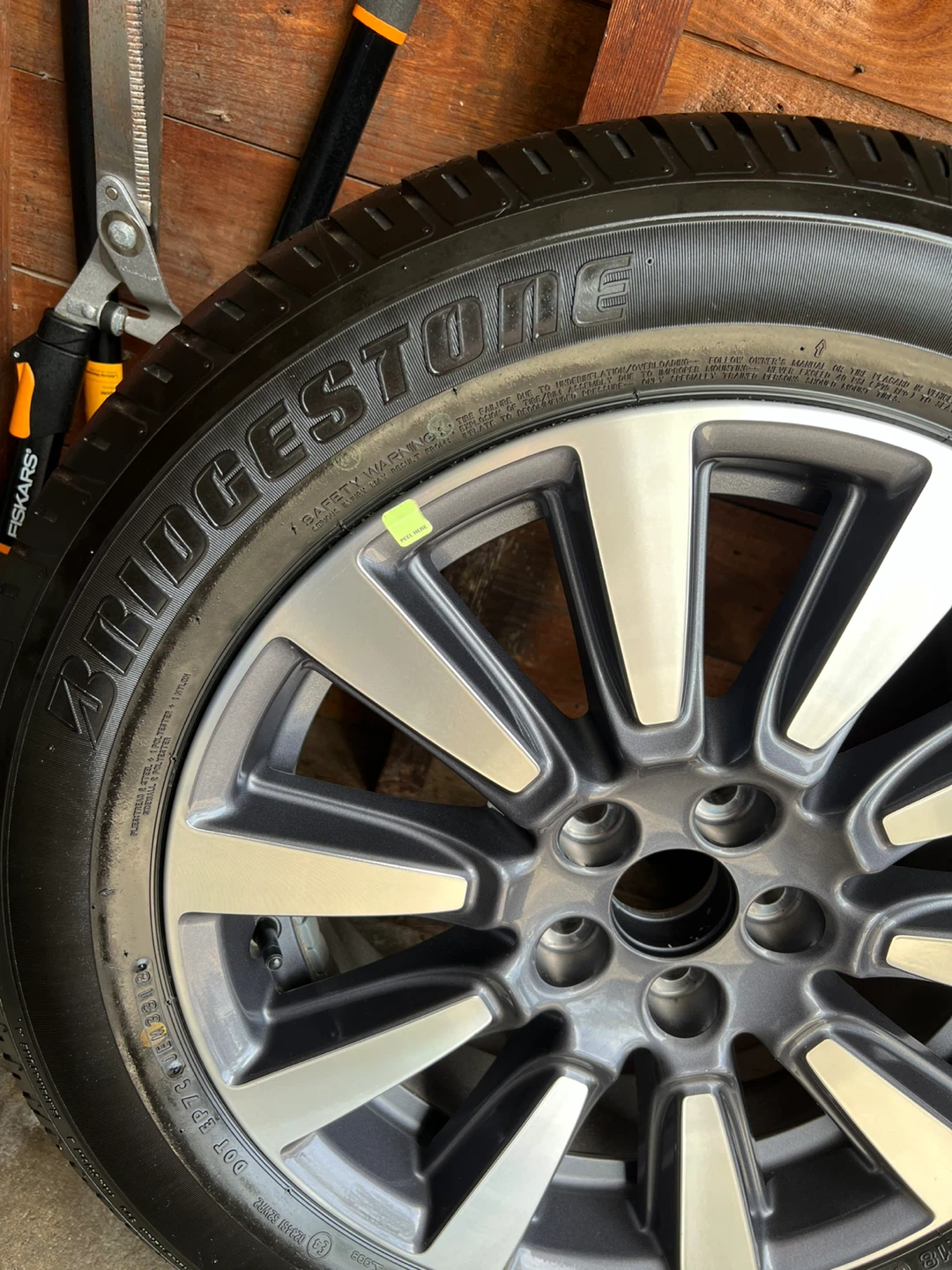 235/55R18 Bridgestone Dueler H/T 687 Tire on OEM Rim (1 TIRE!!!) - photo 3
