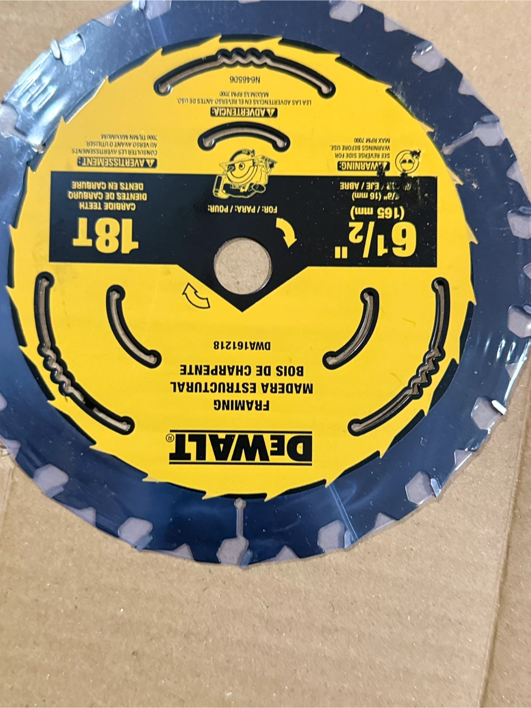 DeWalt 20V XR Cordless Circular Saw Kit w/ 6 1/2" Blade - photo 4