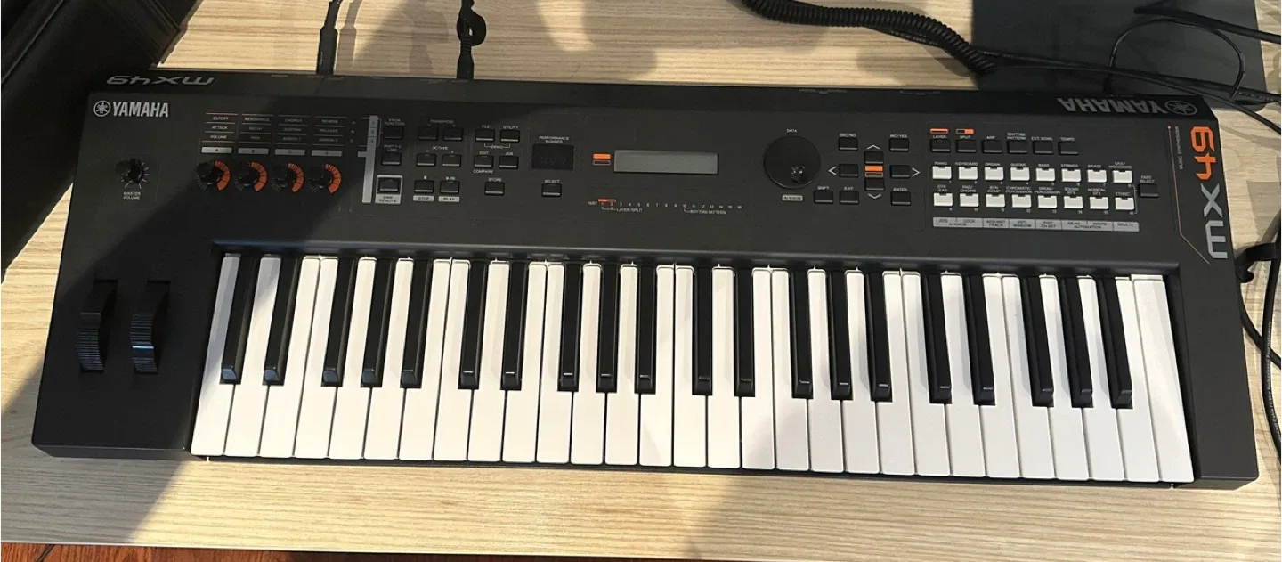 Yamaha MX49 Music Synthesizer Keyboard