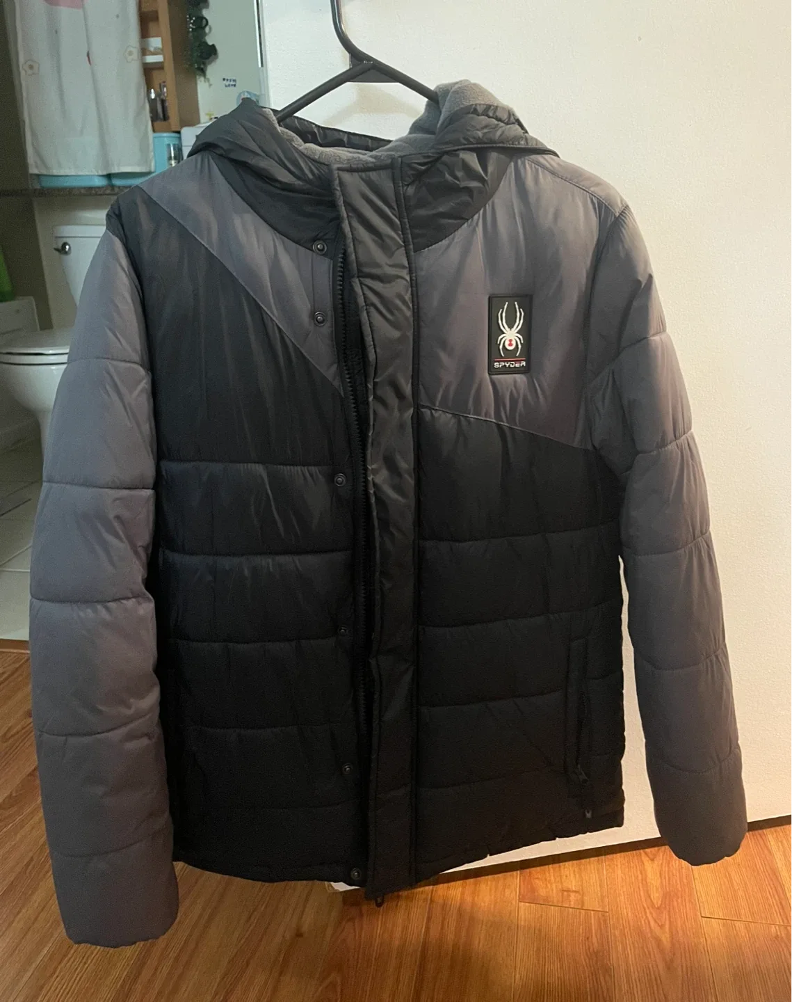 Spyder Puffer Jacket - Size L - Black/Grey