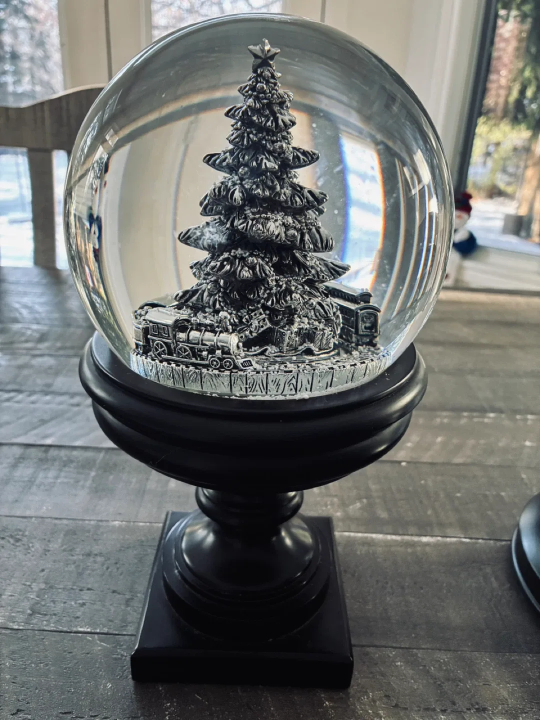 Christmas tree light up battery operated snow globe image indicator(2)